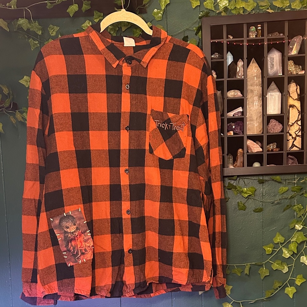🎃 Trick r Treat Flannel 🔪 Spirit 🐺 Grunge 🦴 Witch 🦇 Horror
🖤 Goth  🕷️ Alt